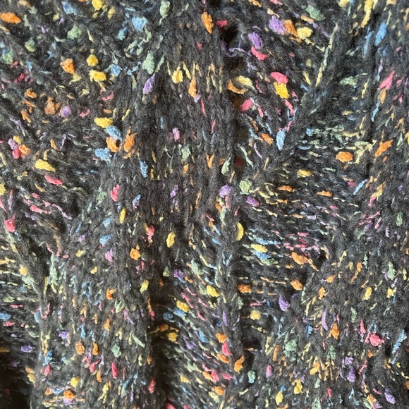 Colorful sweater - Picture 3 of 3